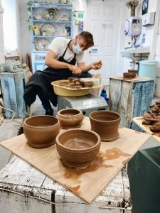 surprise birthday pottery session in the heart of the uk